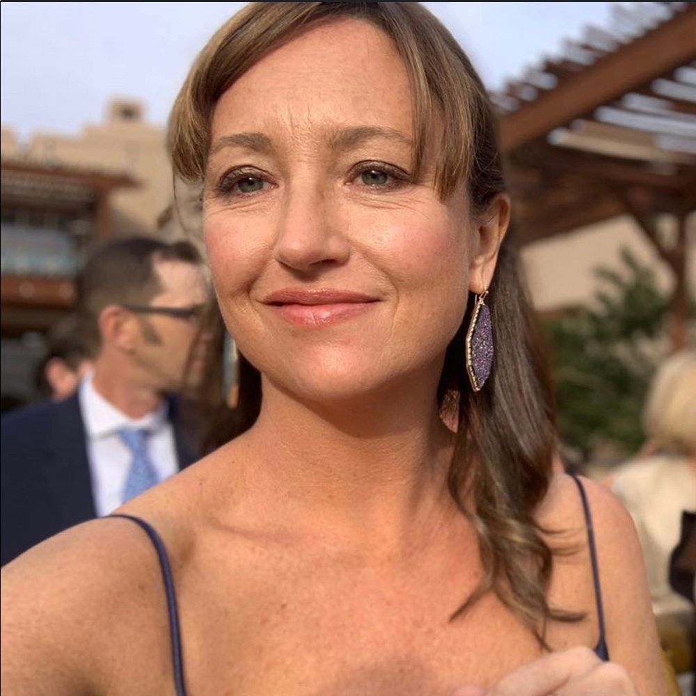 Hi! I’m Elizabeth, The Thrifty Thistle